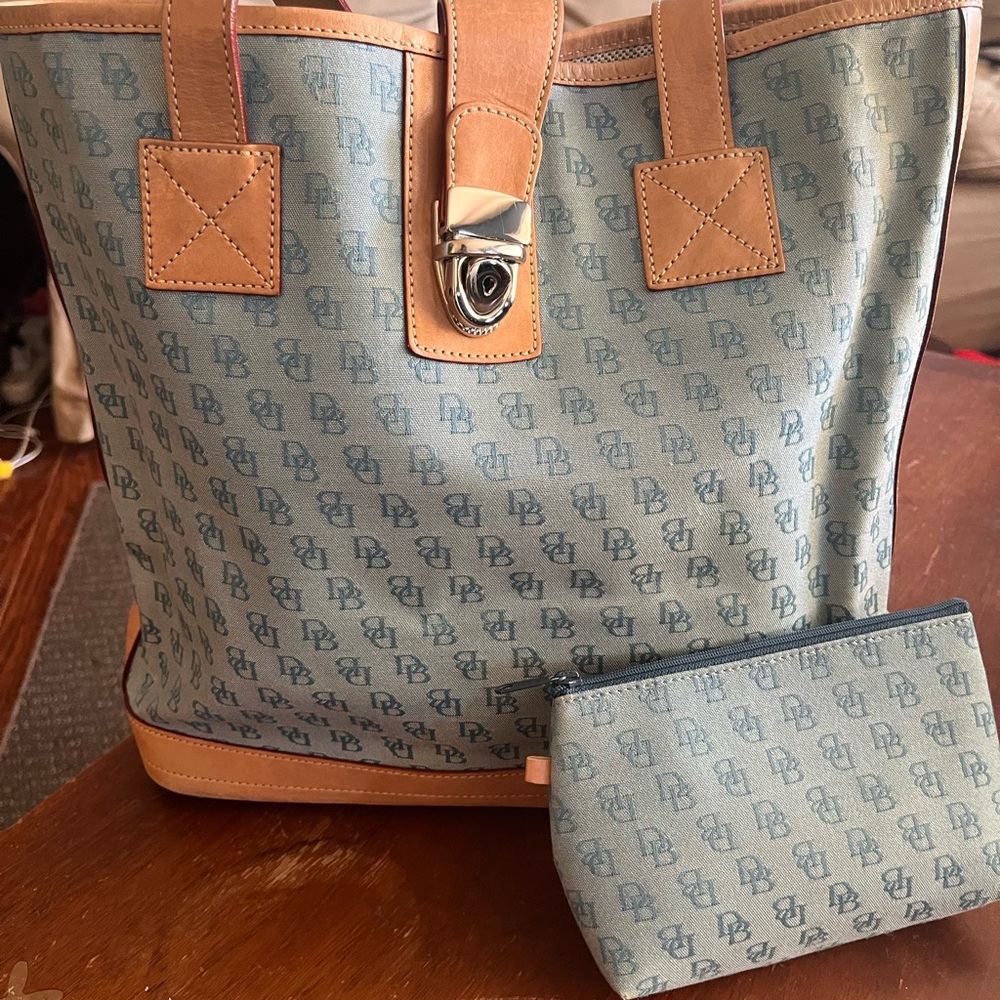 Vintage Dooney and Bourke fabric and leather purse